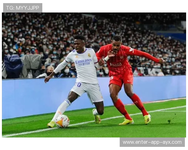 维尼修斯反击中一脚妙传建功